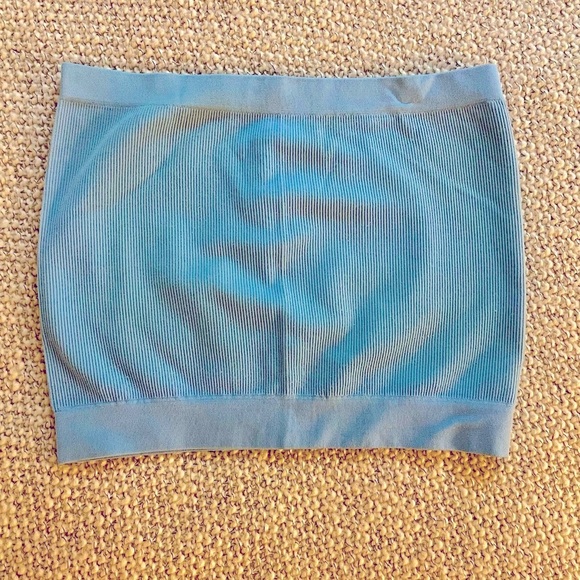 Blue cropped tube top - Picture 2 of 3